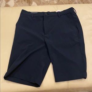 very manly, handsome vineyard vines shorts